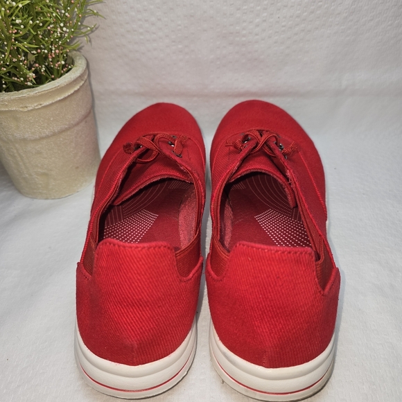 CLARKS CLOUDSTEPPERS VIBRANT RED SLIP-ON SNEAKERS WOMENS SIZE 9.5 EUC - Picture 9 of 11